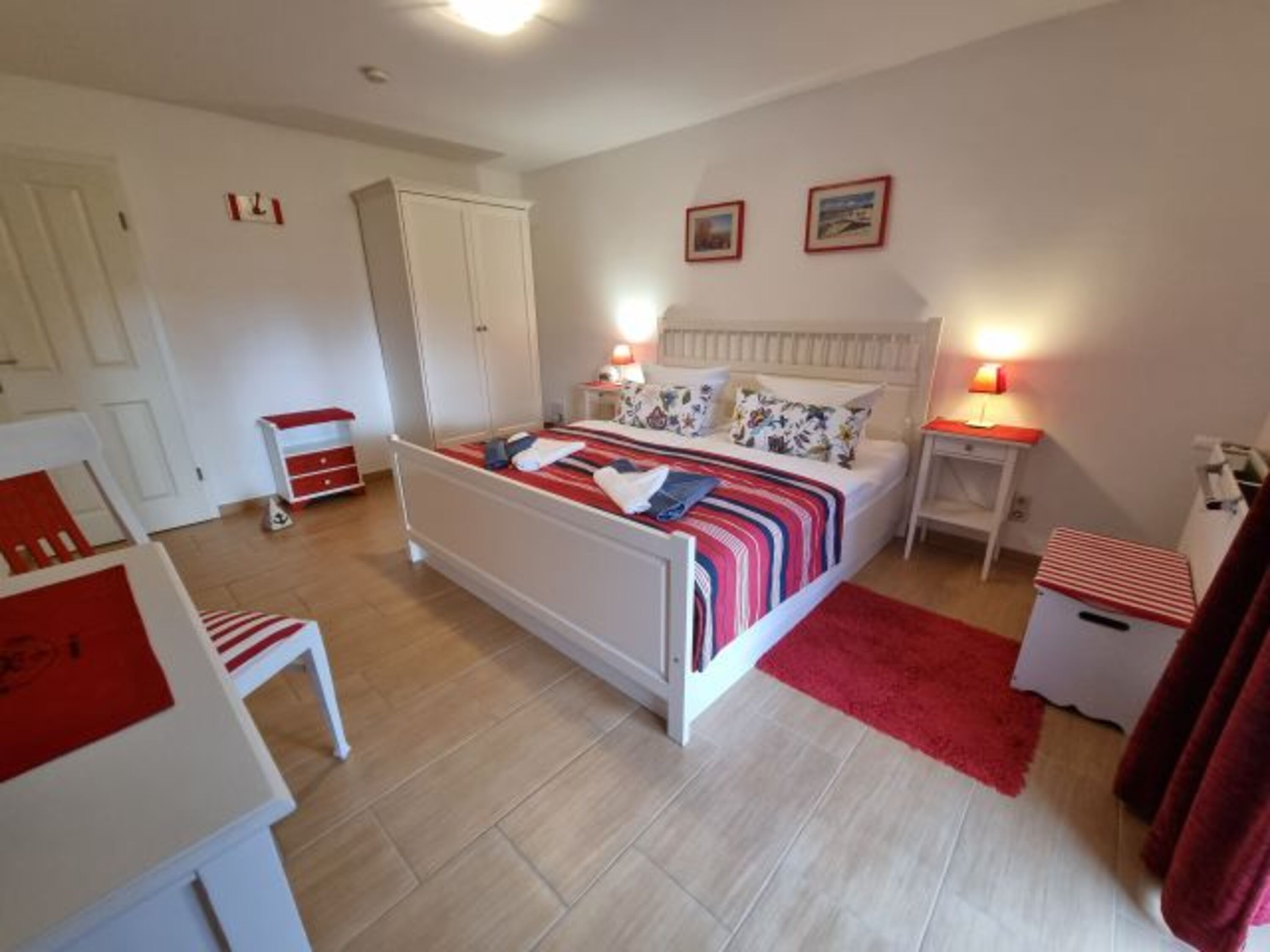 Schlafzimmer 1
