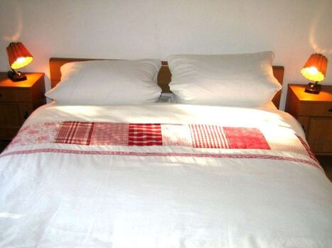 Schlafzimmer im OG mit 180er Bett oder 2 einzelnen Betten, opt. Kinderbett