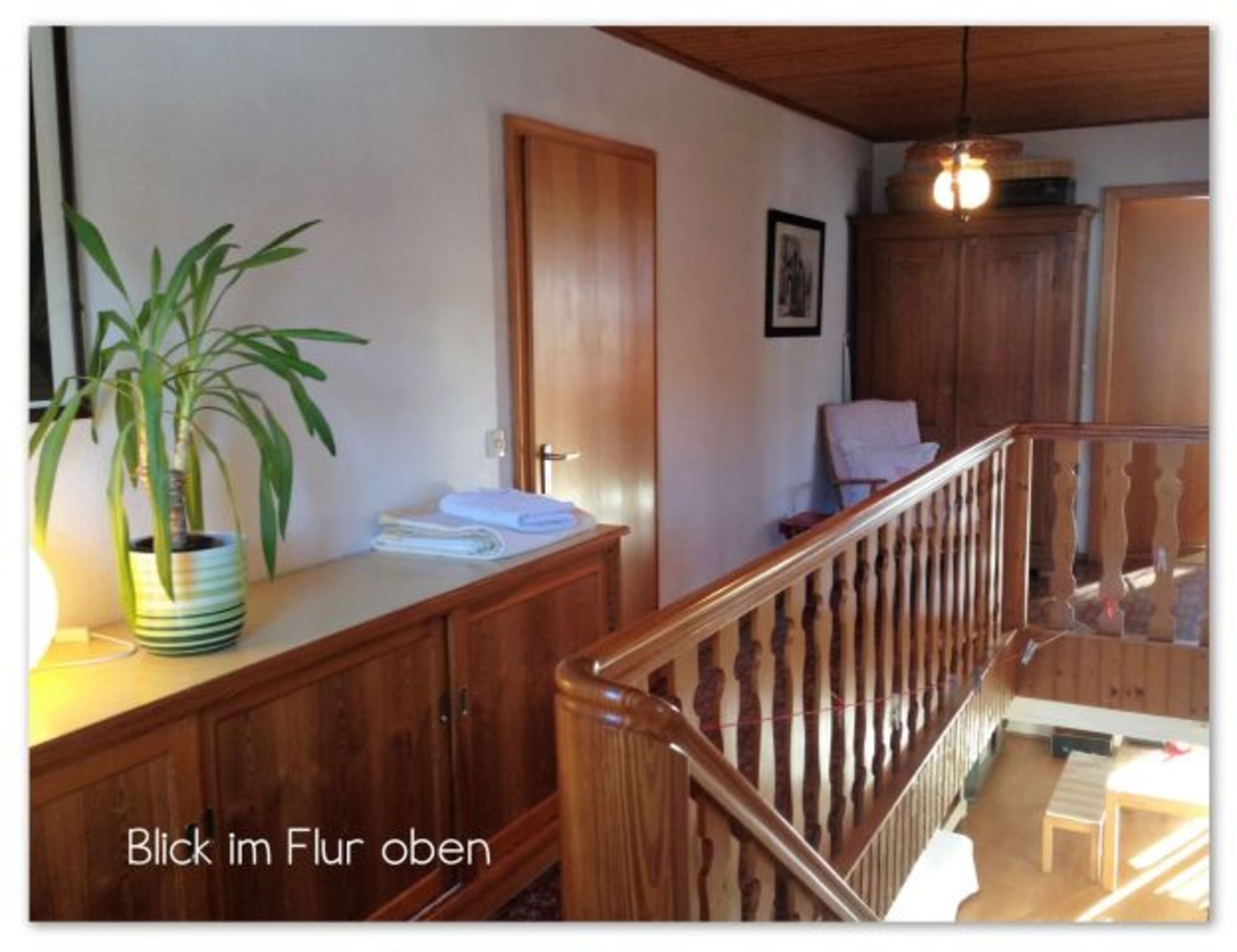 Blick im OG, offene Treppe