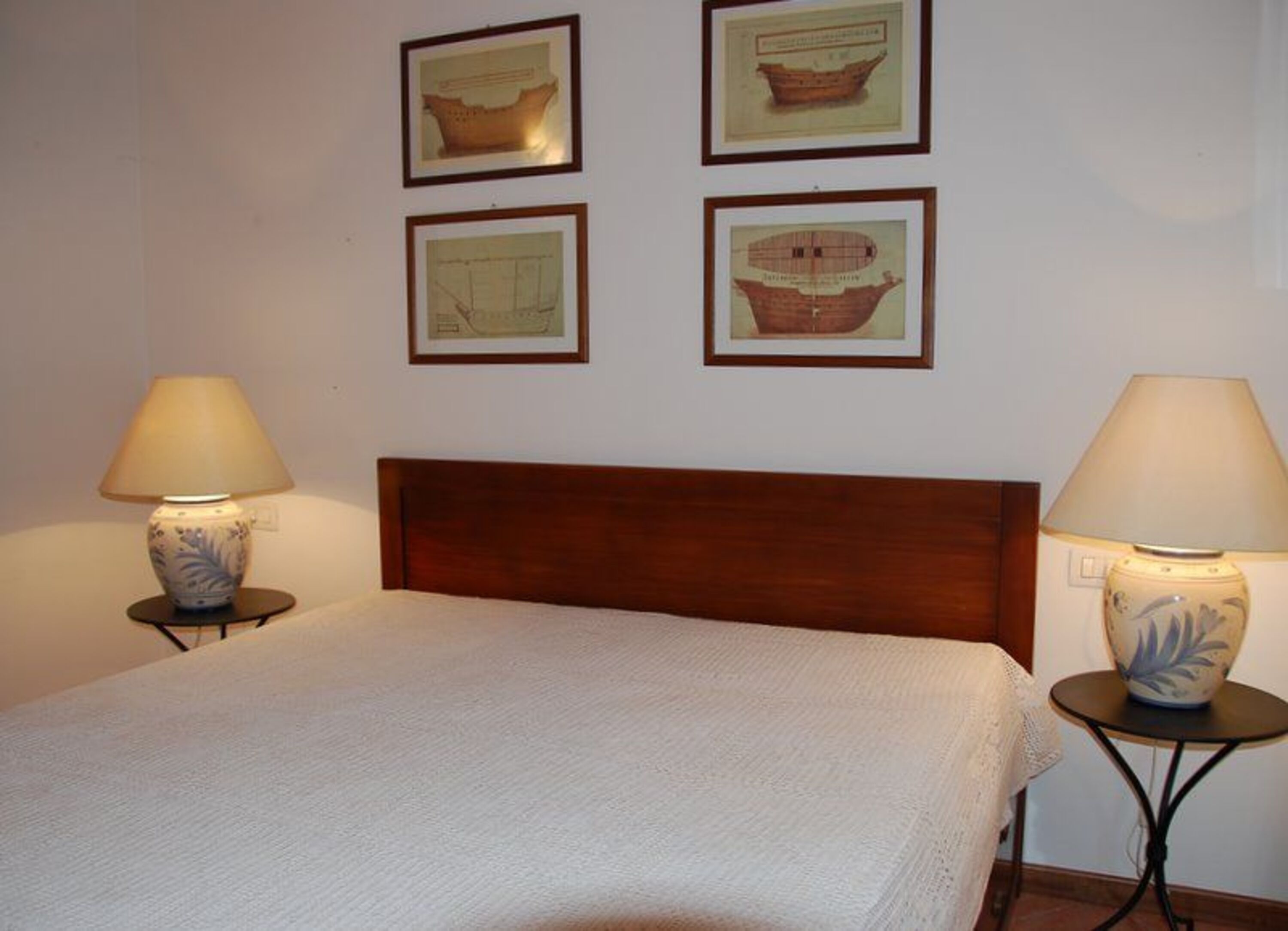 Schlafzimmer 1
