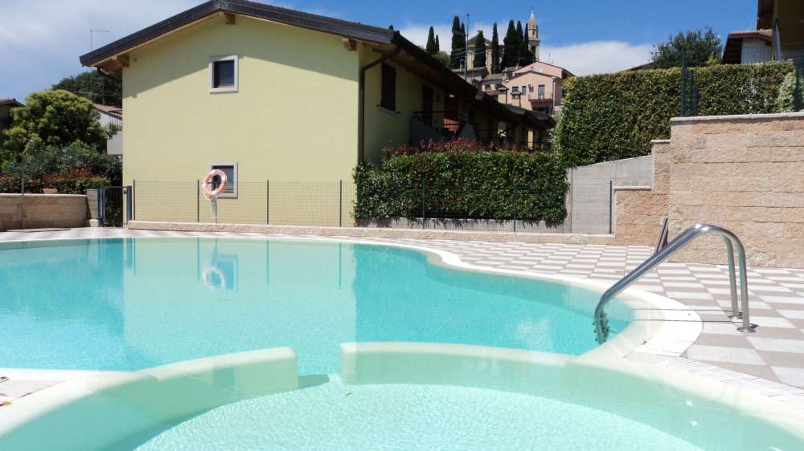 Der Pool 