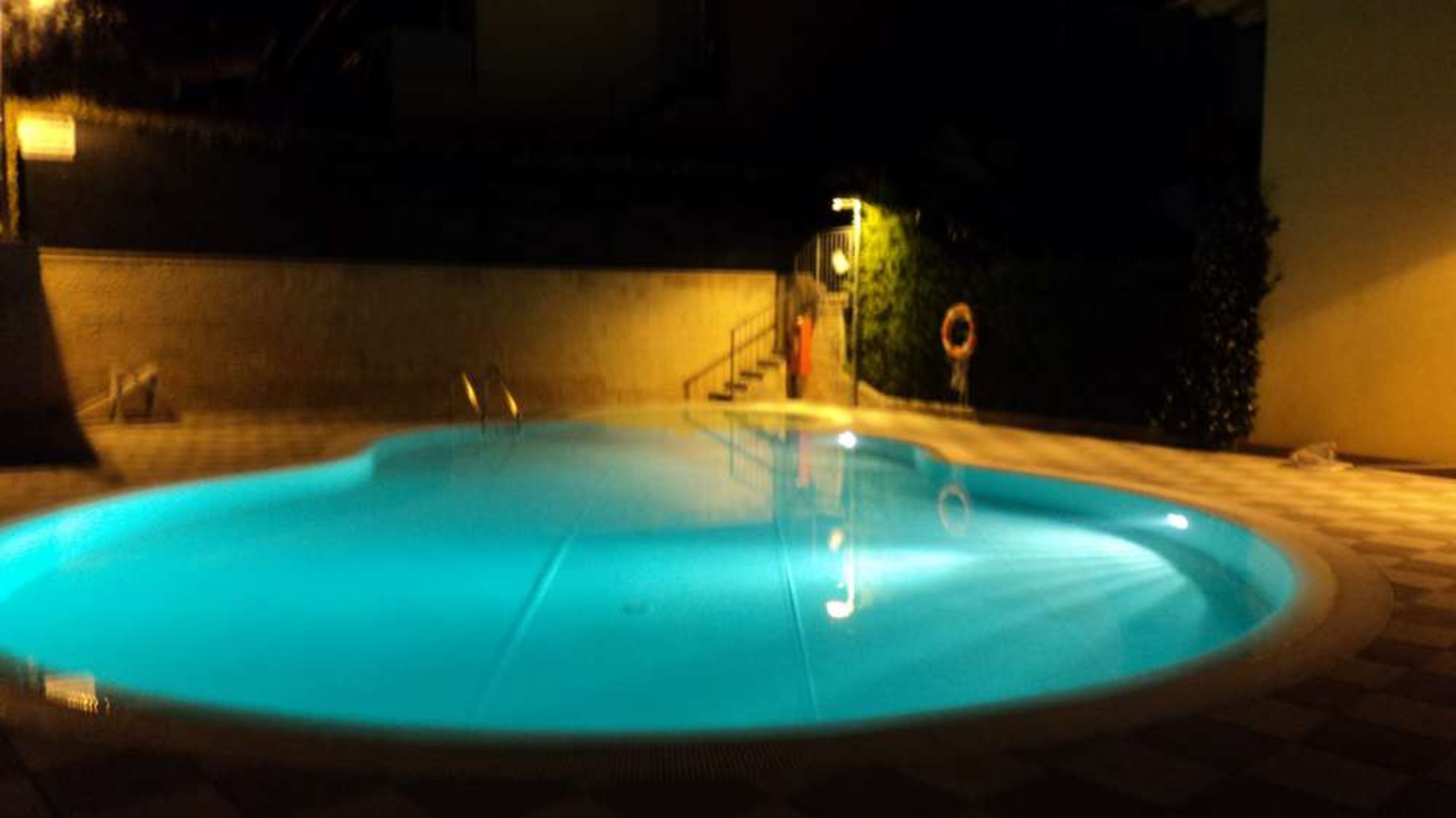 abends am Pool