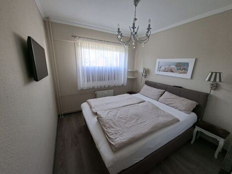 Schlafzimmer mit Polsterbett 160 x 200