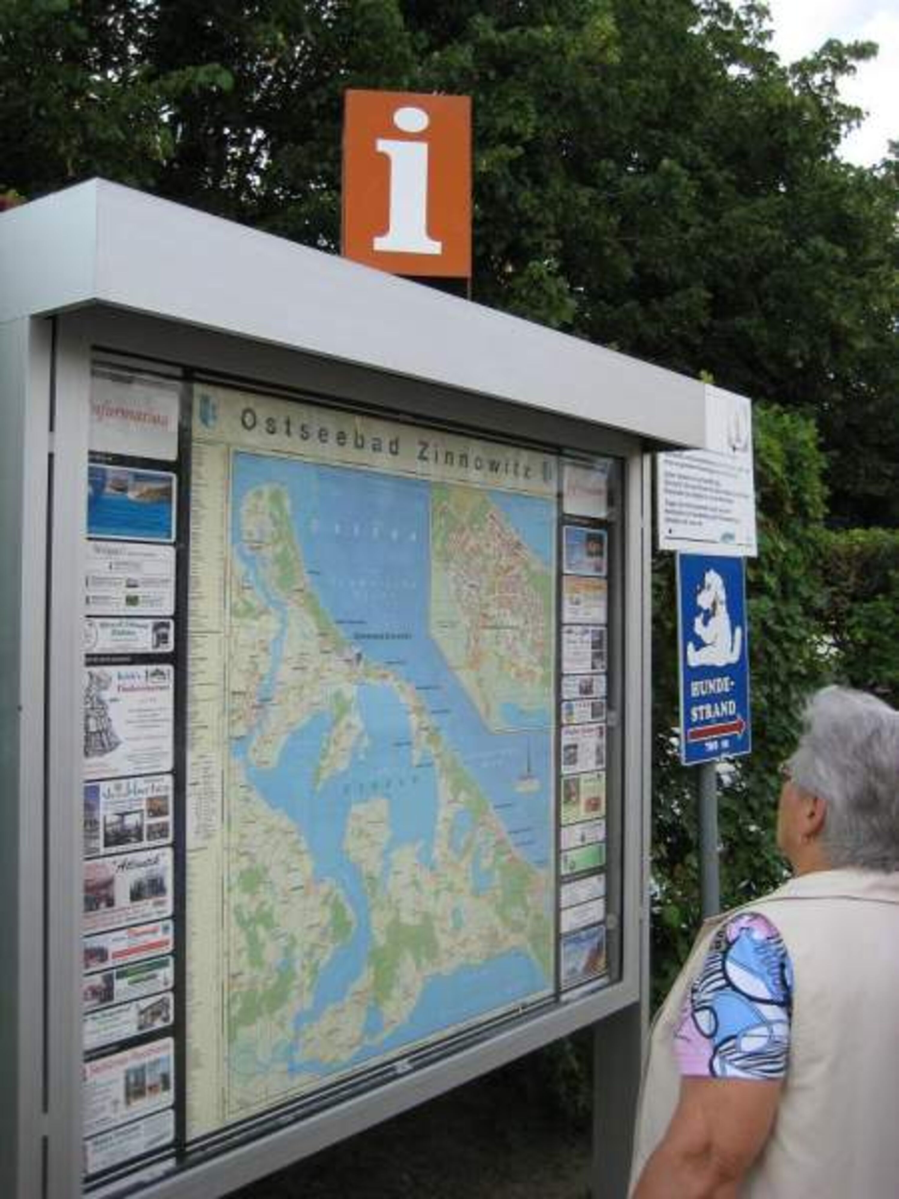 Infotafel im Ortszentrum