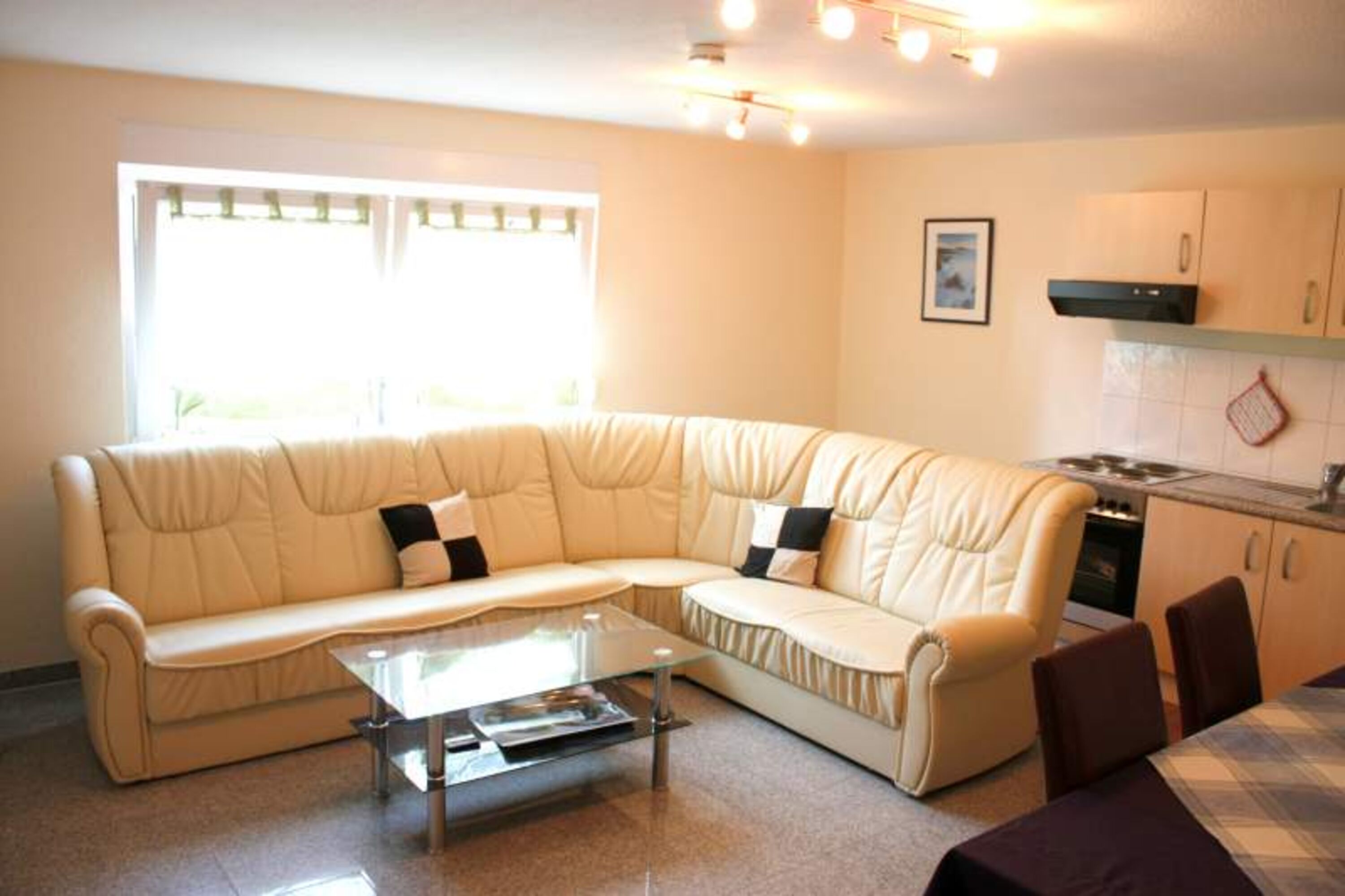 Wohnzimmer Souterrain links