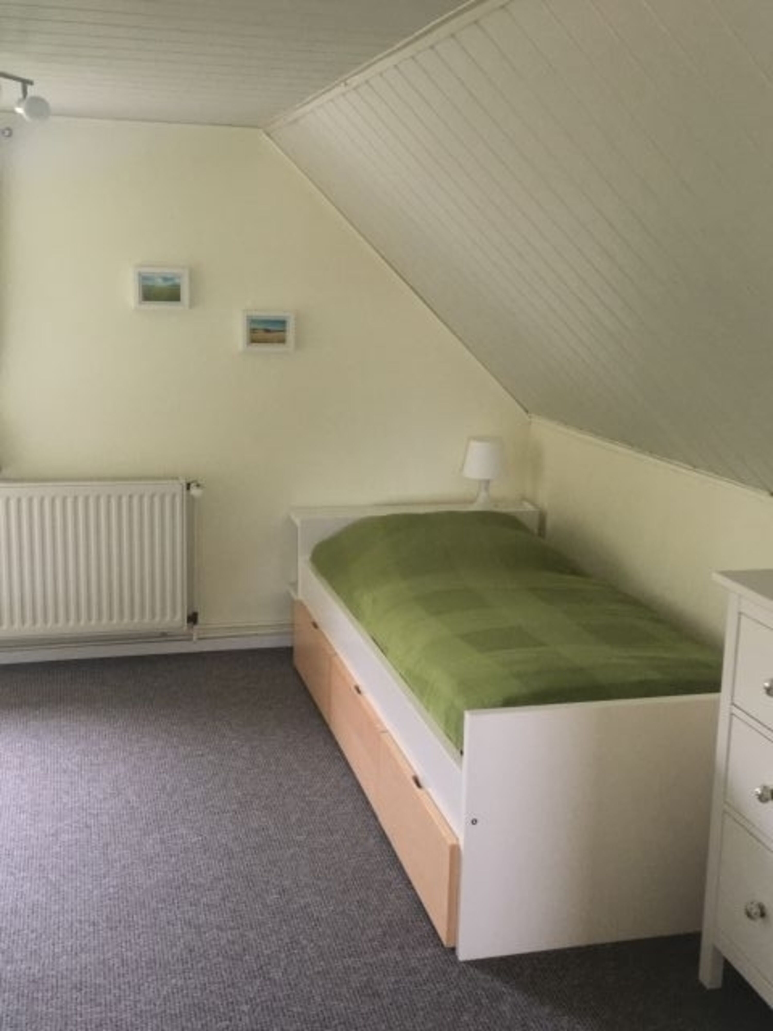 Schlafzimmer 2 im OG mit Einzel- und Etagenbett