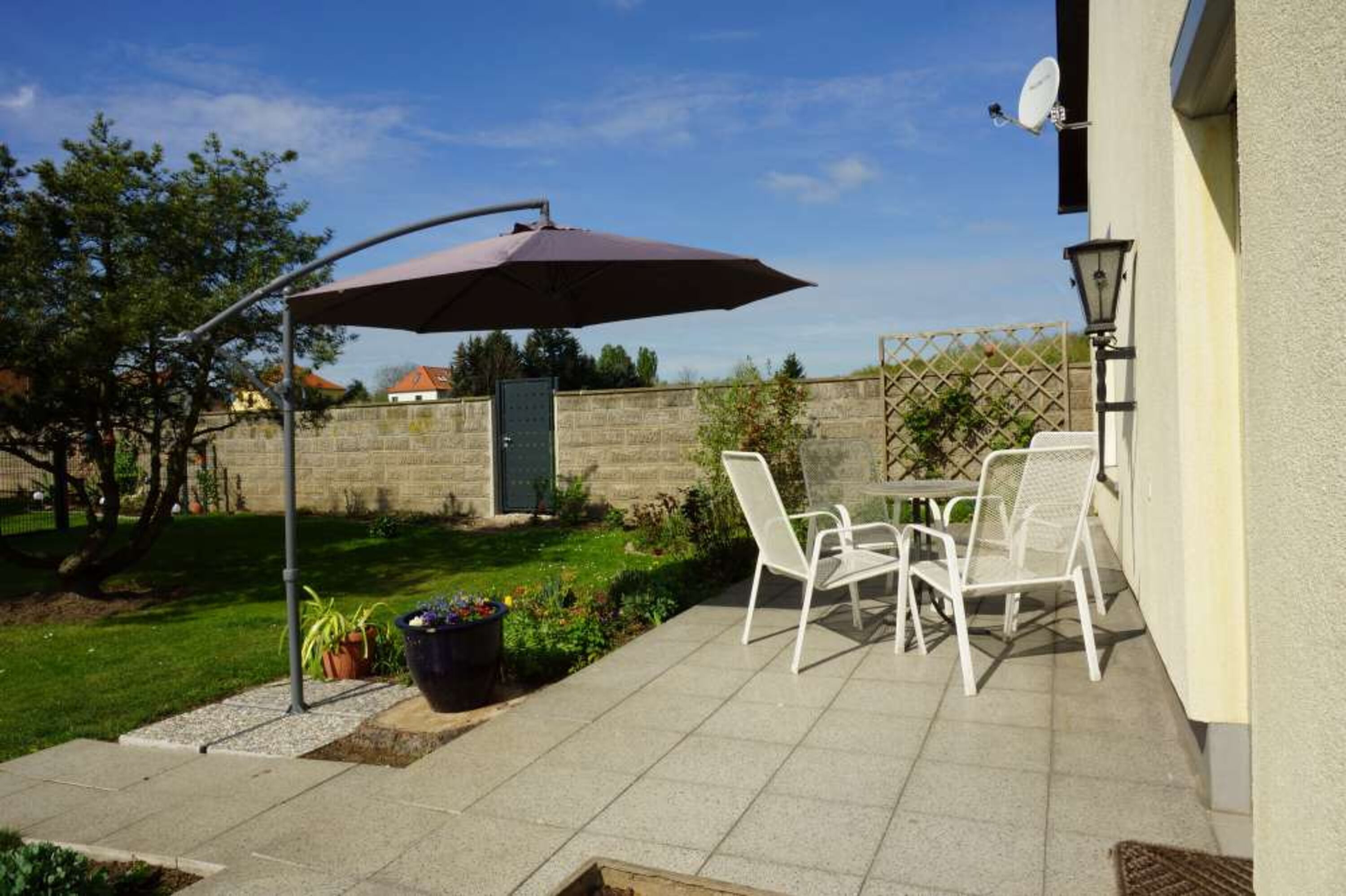 Terrasse mit Garten